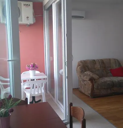Bilos Apartment *